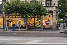 		
                66         Toorak         Road     SOUTH YARRA