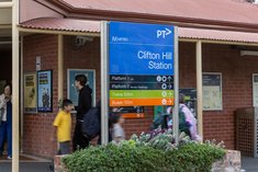 		
                8         Hilton         Street     CLIFTON HILL