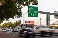 		
                8         Hilton         Street     CLIFTON HILL