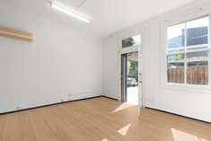 		
                GF 49 Victoria         Parade              COLLINGWOOD