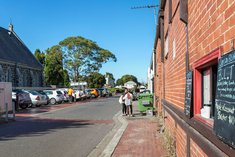 		
                Shop 7/66         Douglas         Parade     WILLIAMSTOWN