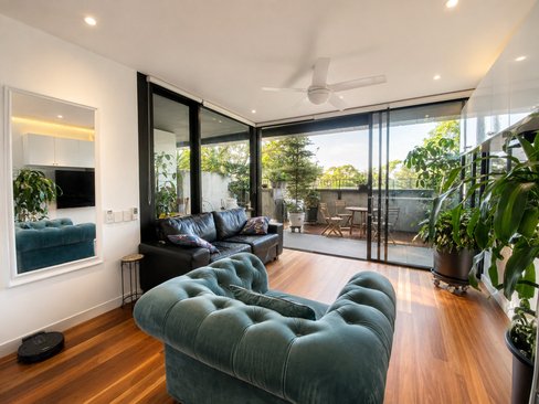 002/2 Galaup Street, LITTLE BAY