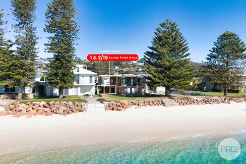 1 & 2/16 Sandy Point Road, CORLETTE NSW 2315