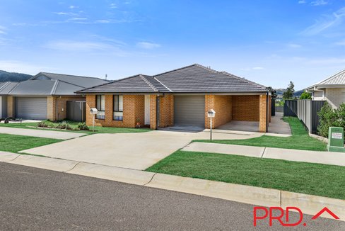 1-2/26 Reginald Drive, KOOTINGAL NSW 2352