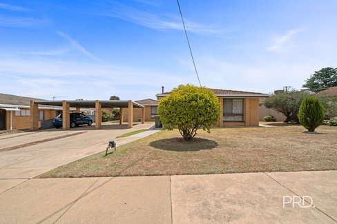 1-3/93 Ziegler Avenue, KOORINGAL NSW 2650