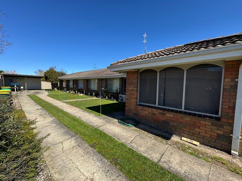 1-4/7 John Street, WENDOUREE