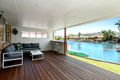 1 Allchin Court, CURRUMBIN WATERS QLD 4223