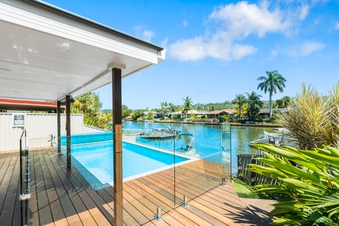 1 Allchin Court, CURRUMBIN WATERS QLD 4223