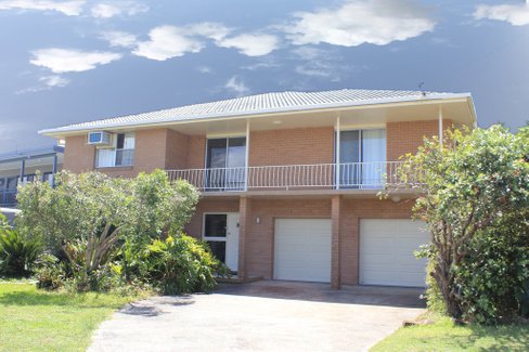 1 Allenwood Street, CAMDEN HEAD NSW 2443