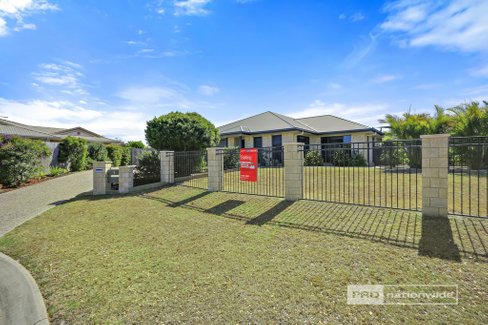 1 Bayley Court, URRAWEEN QLD 4655