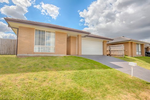 1 Boxer st, GILLIESTON HEIGHTS NSW 2321