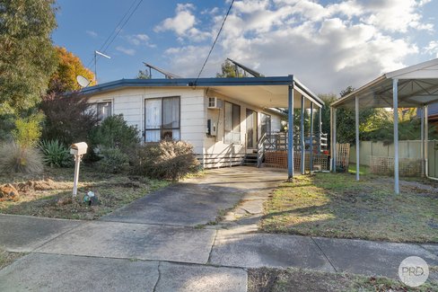 1 Caddy Drive, CRESWICK VIC 3363