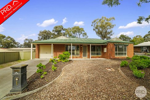 1 Churinga Court, GOLDEN SQUARE VIC 3555