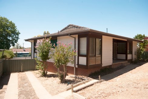 1 Connorton Avenue, ASHMONT NSW 2650