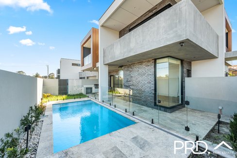 1 Doris Street, PICNIC POINT NSW 2213