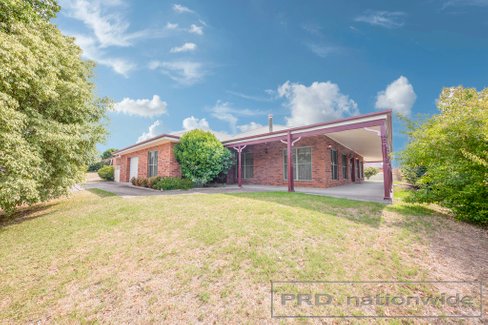 1 Douglas Close, LARGS NSW 2320
