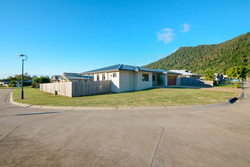 1 Endeavour Circuit, CANNONVALE QLD 4802