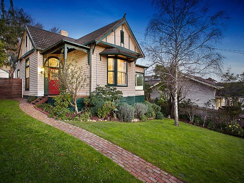 1 Everton Grove Surrey Hills 3127