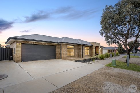 1 Fitzgerald Road, HUNTLY VIC 3551