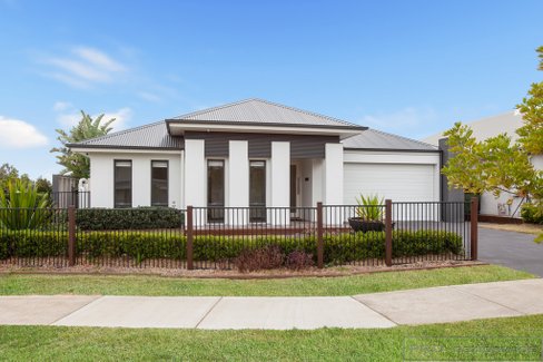 1 Grand Parade, RUTHERFORD NSW 2320