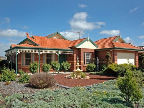 1 Hayes Court Lovely Banks 3213
