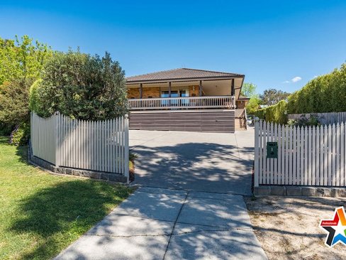 1 Helen Close Yarra Glen 3775