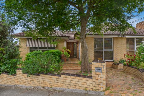 1 Iona Court Mount Waverley 3149