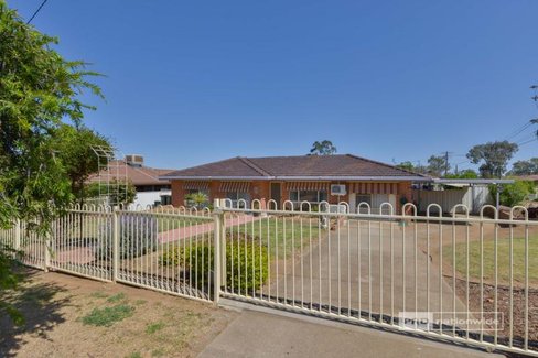 1 Jemmy Place, TAMWORTH NSW 2340