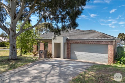 1 Kendall Court, MINERS REST VIC 3352