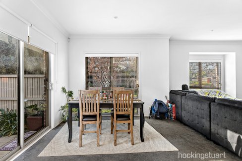 1 Kingswood Rise Box Hill South 3128