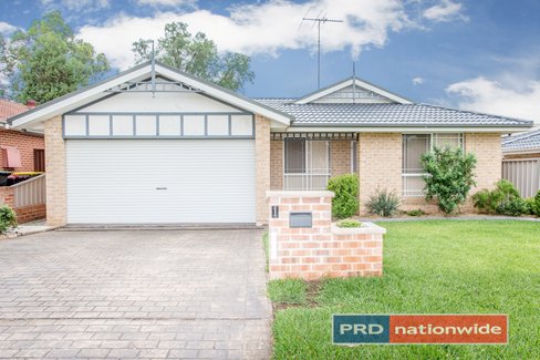 1 Kumbara Close, GLENMORE PARK NSW 2745