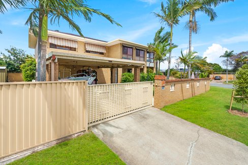 1 Ling Place, PALM BEACH QLD 4221