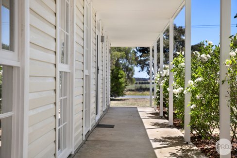 1 Madden Road, CARDIGAN VILLAGE VIC 3352