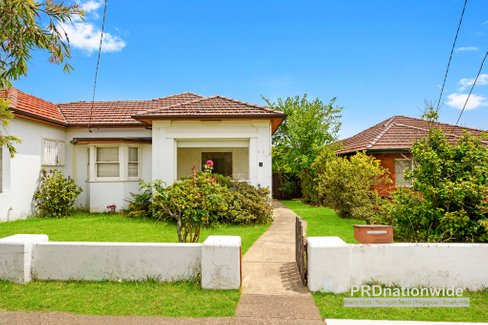 1 Moondani Rd, BEVERLY HILLS NSW 2209