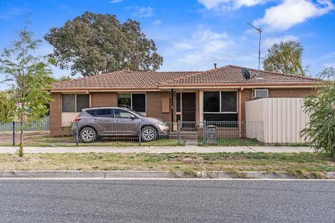 1 Ore Street, LONG GULLY VIC 3550