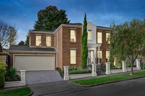 1 Pine Hill Drive Doncaster East 3109