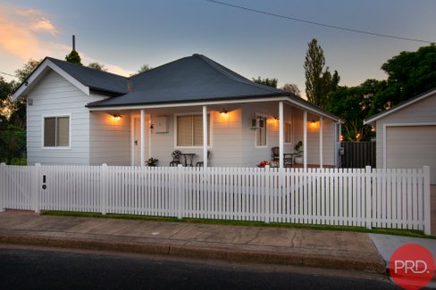 1 Raglan Street, HORSESHOE BEND NSW 2320