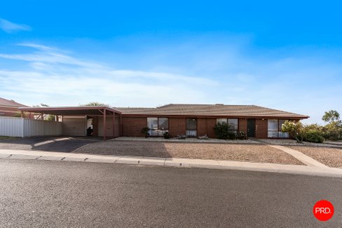 1 Rio Court, KANGAROO FLAT VIC 3555