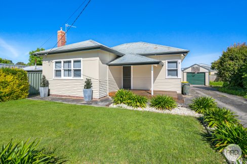 1 Ritchie Street, BROWN HILL VIC 3350