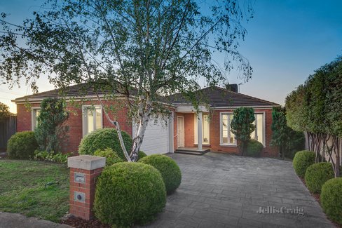 1 Shirvington Place Donvale 3111