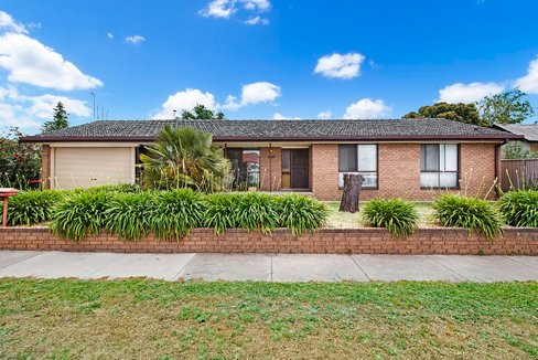 1 Simpsons Road, EAGLEHAWK VIC 3556