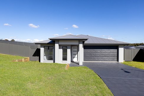 1 Stonebark Court, GRETA NSW 2334