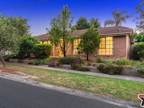 1 Tallarook Court Croydon Hills 3136