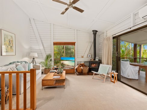 1 Tammin Place, ELANORA QLD 4221