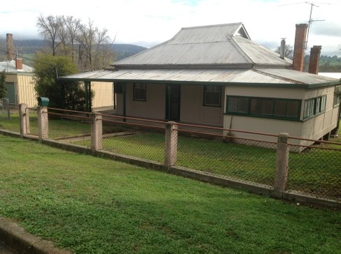 1 Vyner Street, TUMUT NSW 2720