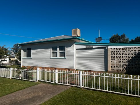 1 Winston Place, TAMWORTH NSW 2340