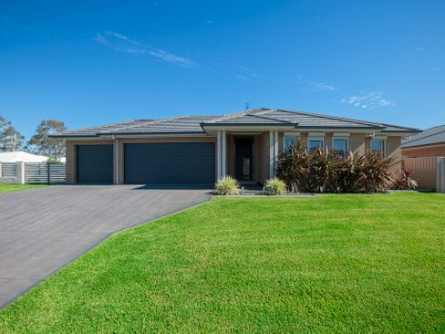 1 Woodhurst Street, LARGS NSW 2320