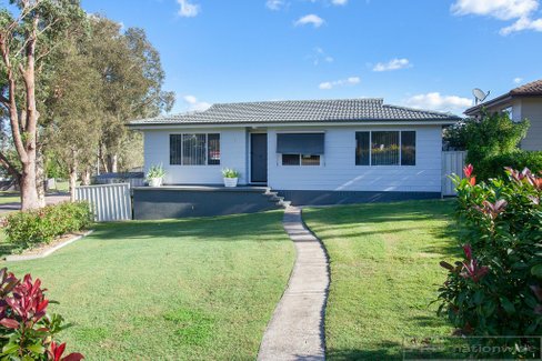 1 Wren Close, THORNTON NSW 2322