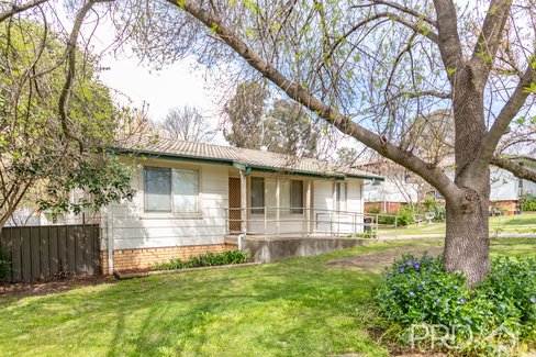 10 Banksia Crescent, TUMUT NSW 2720