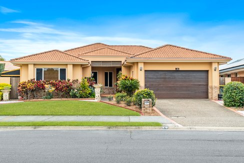 10 Botanical Circuit, BANORA POINT NSW 2486